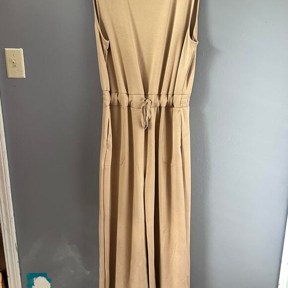 Womens tan jumpsuit size - Picture 1 of 3